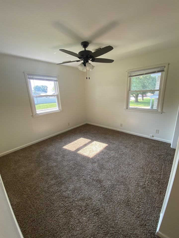 1103 11th Avenue - Photo 6 of 7