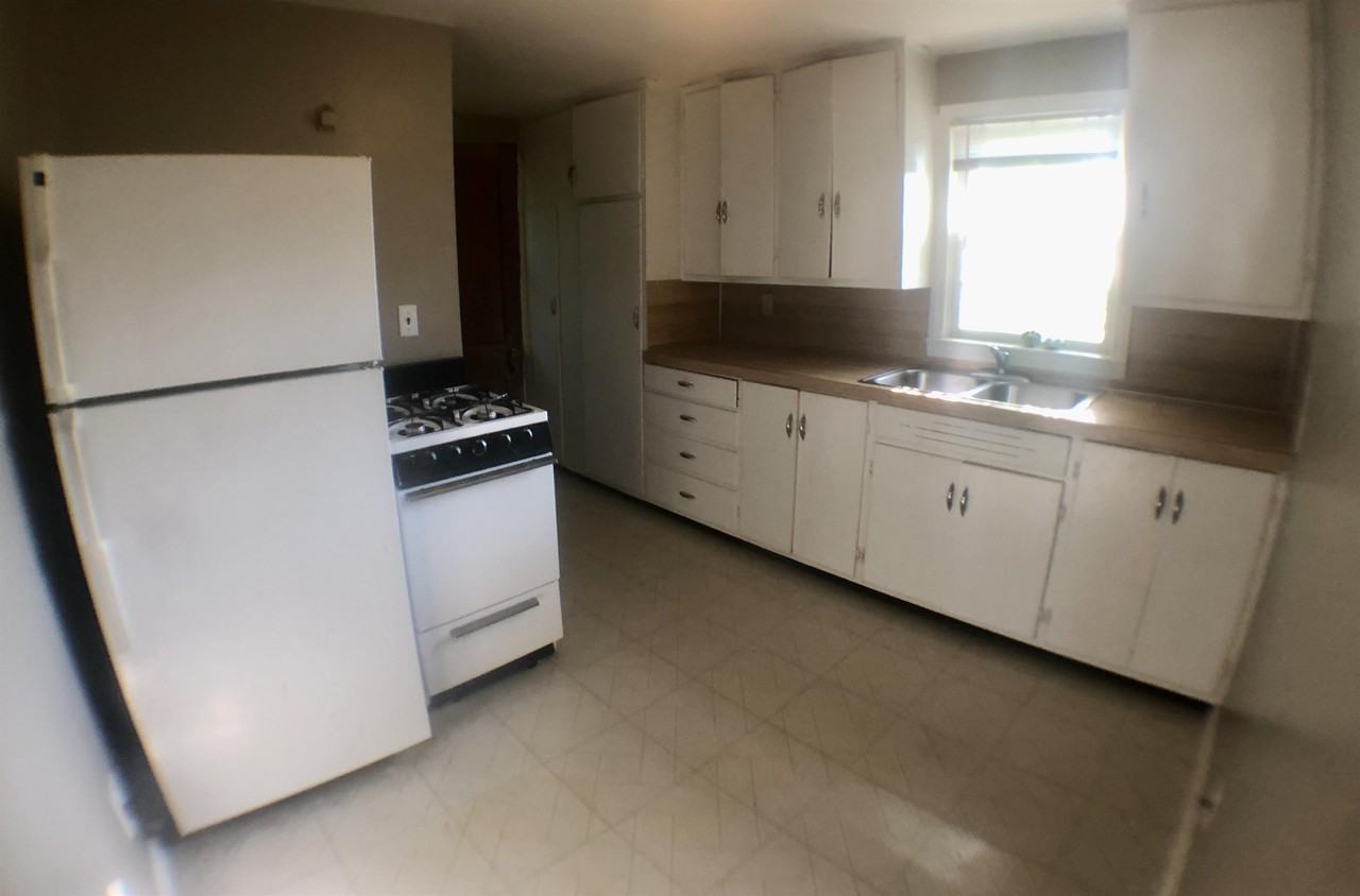 1011 South Lansing St (New) - Photo 2 of 11