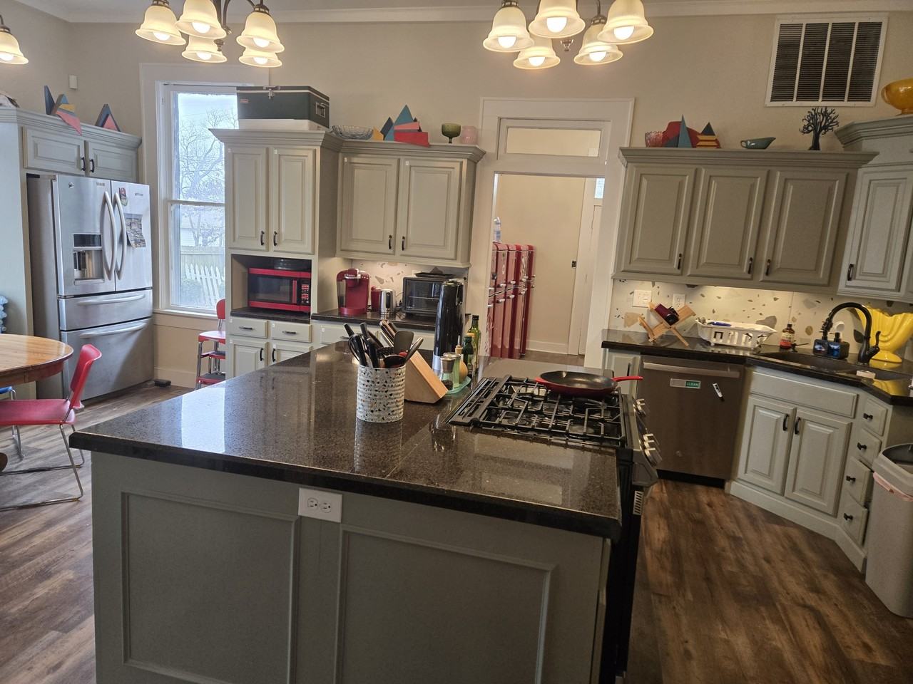 104 North Victor Ave (#08050033109300) - Photo 7 of 15