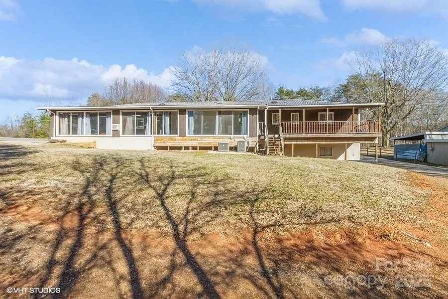 2011 Robinson Road - Photo 2 of 11