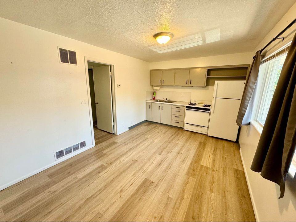 Twin Terrace - Photo 3 of 32