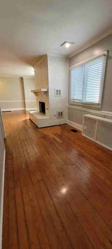 201 South Broadway Street - Photo 2 of 25