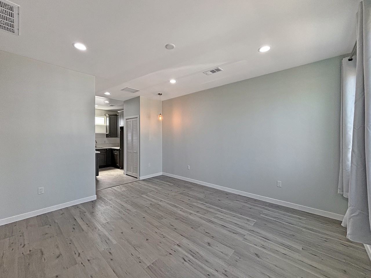 1056 North Lincoln Street - Photo 7 of 23