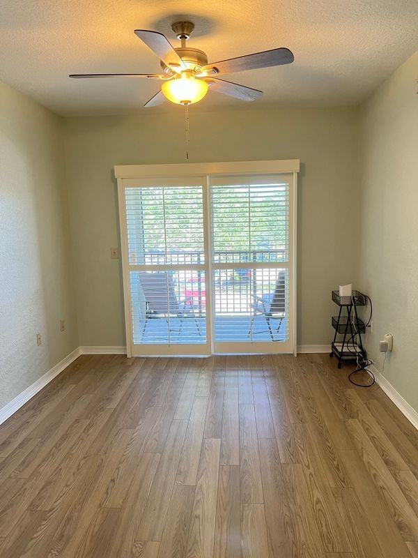 140 Sw Peacock Blvd - Photo 2 of 16