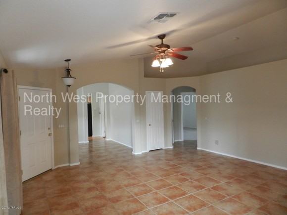 7947 W Mural Hill Dr - Photo 2 of 16
