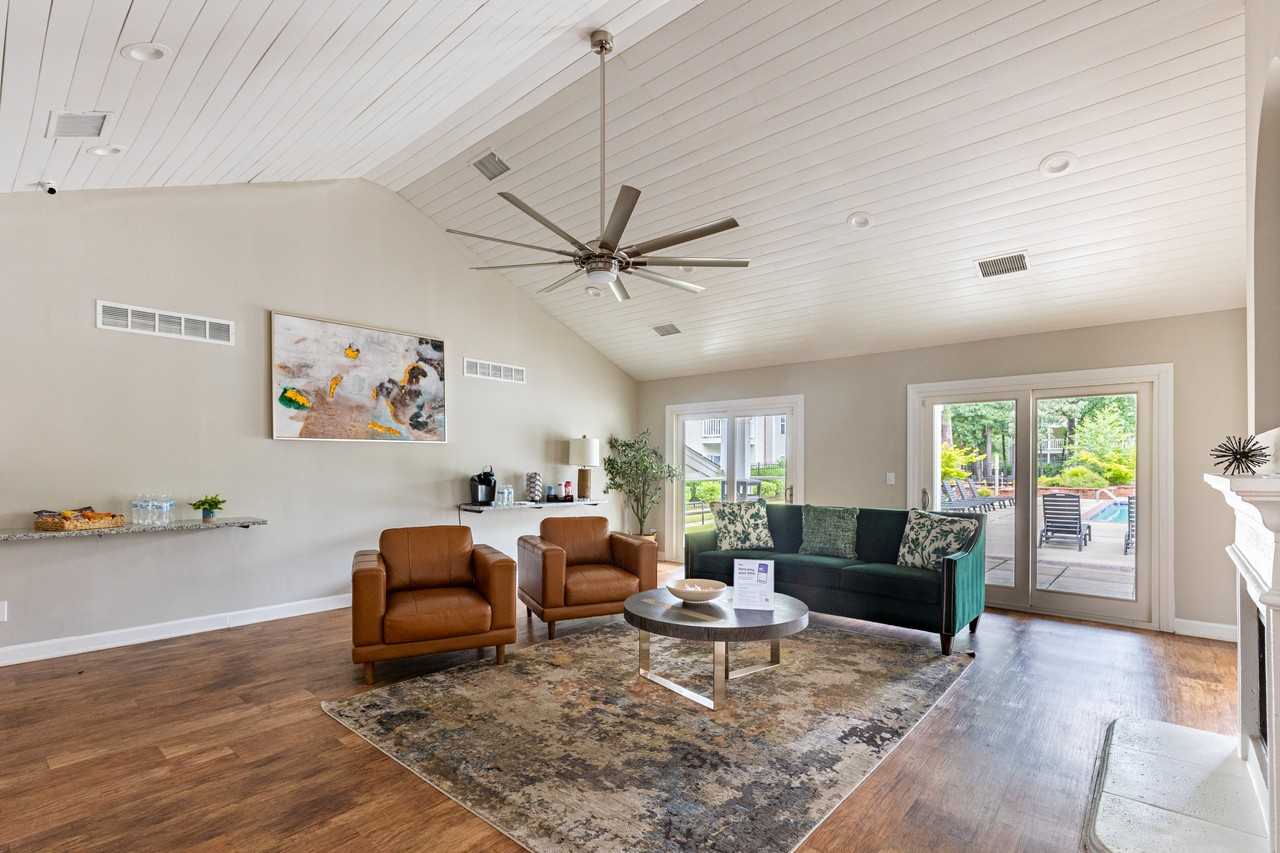 Greenbrier - Photo 4 of 87