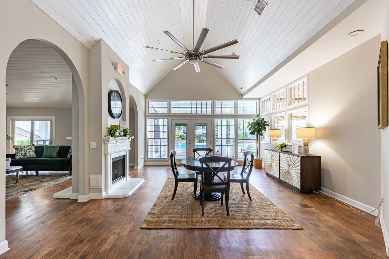 Greenbrier - Photo 5 of 87