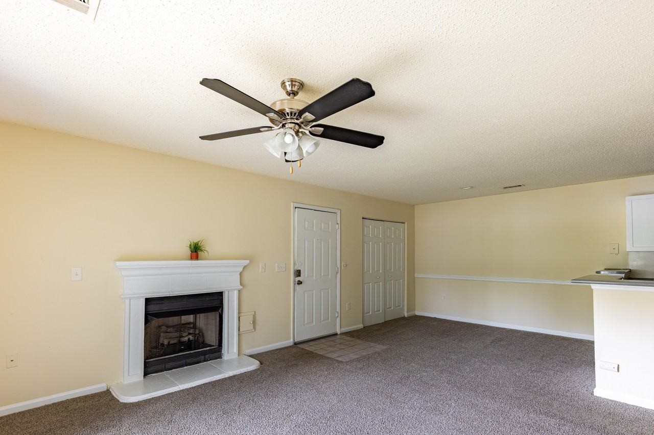 Greenbrier - Photo 2 of 87