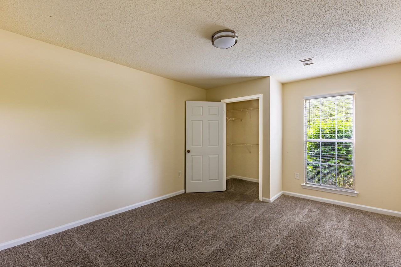 Greenbrier - Photo 3 of 87