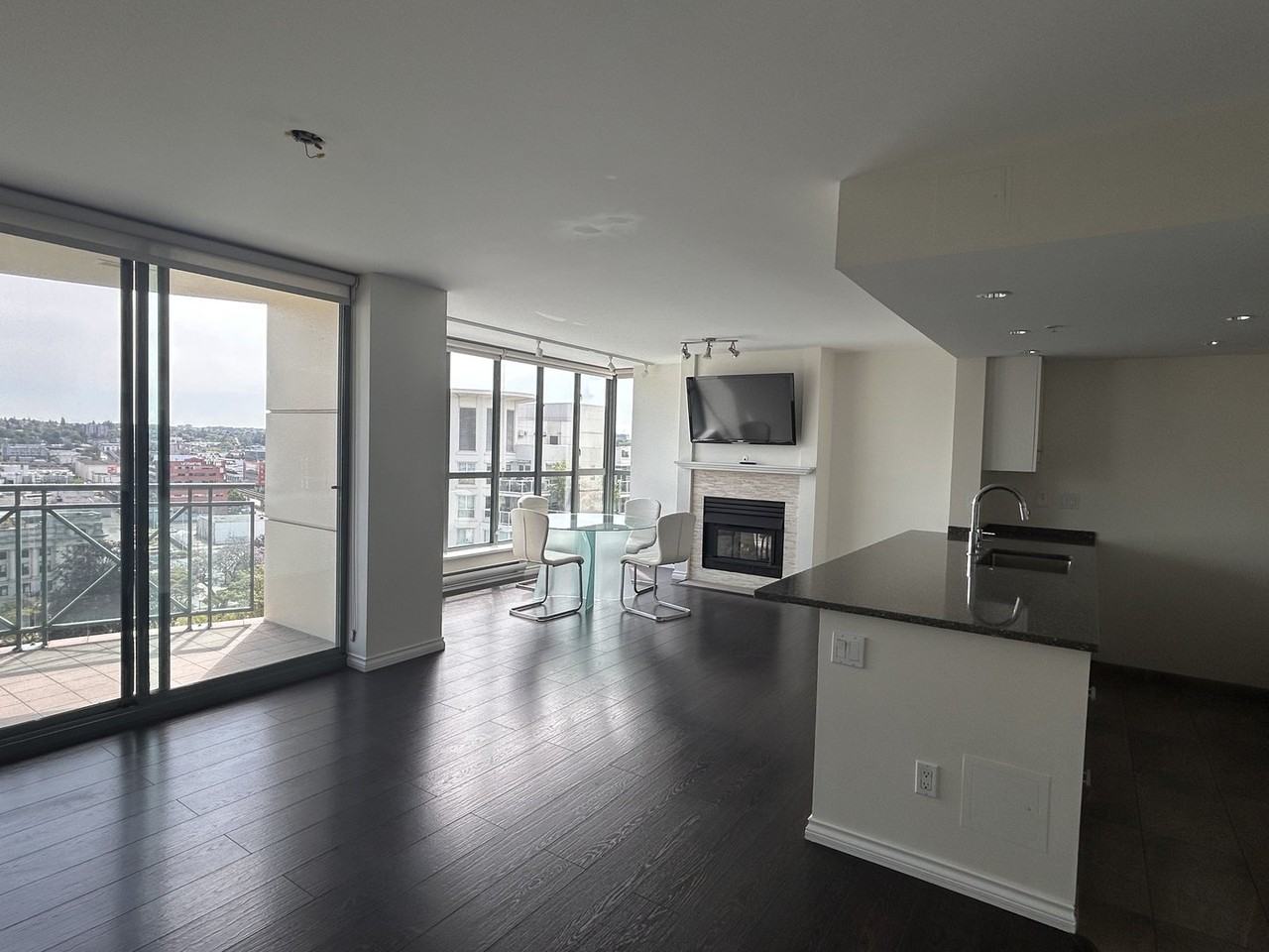 1188 Quebec St - Photo 2 of 18
