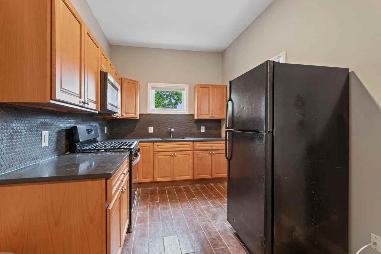 Barclay St - Photo 2 of 11