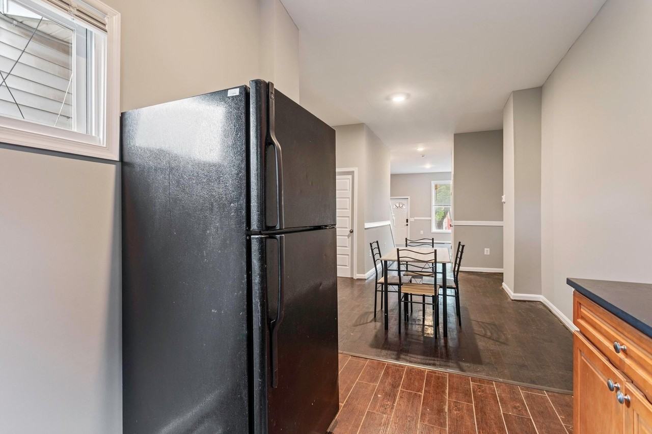 Barclay St - Photo 3 of 11