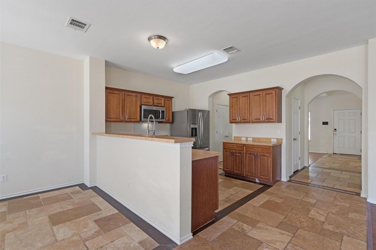 Maxa Dr - Photo 2 of 6