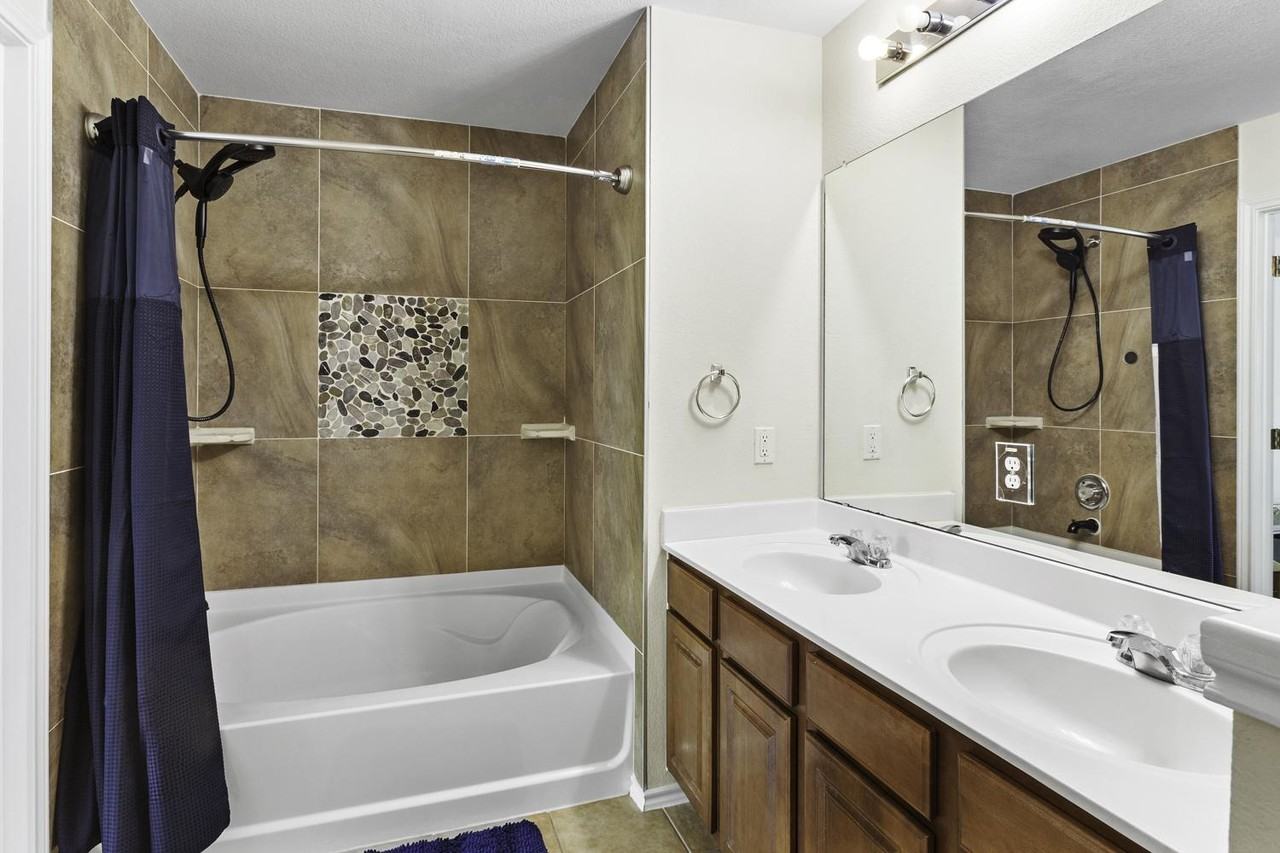 Maxa Dr - Photo 7 of 9