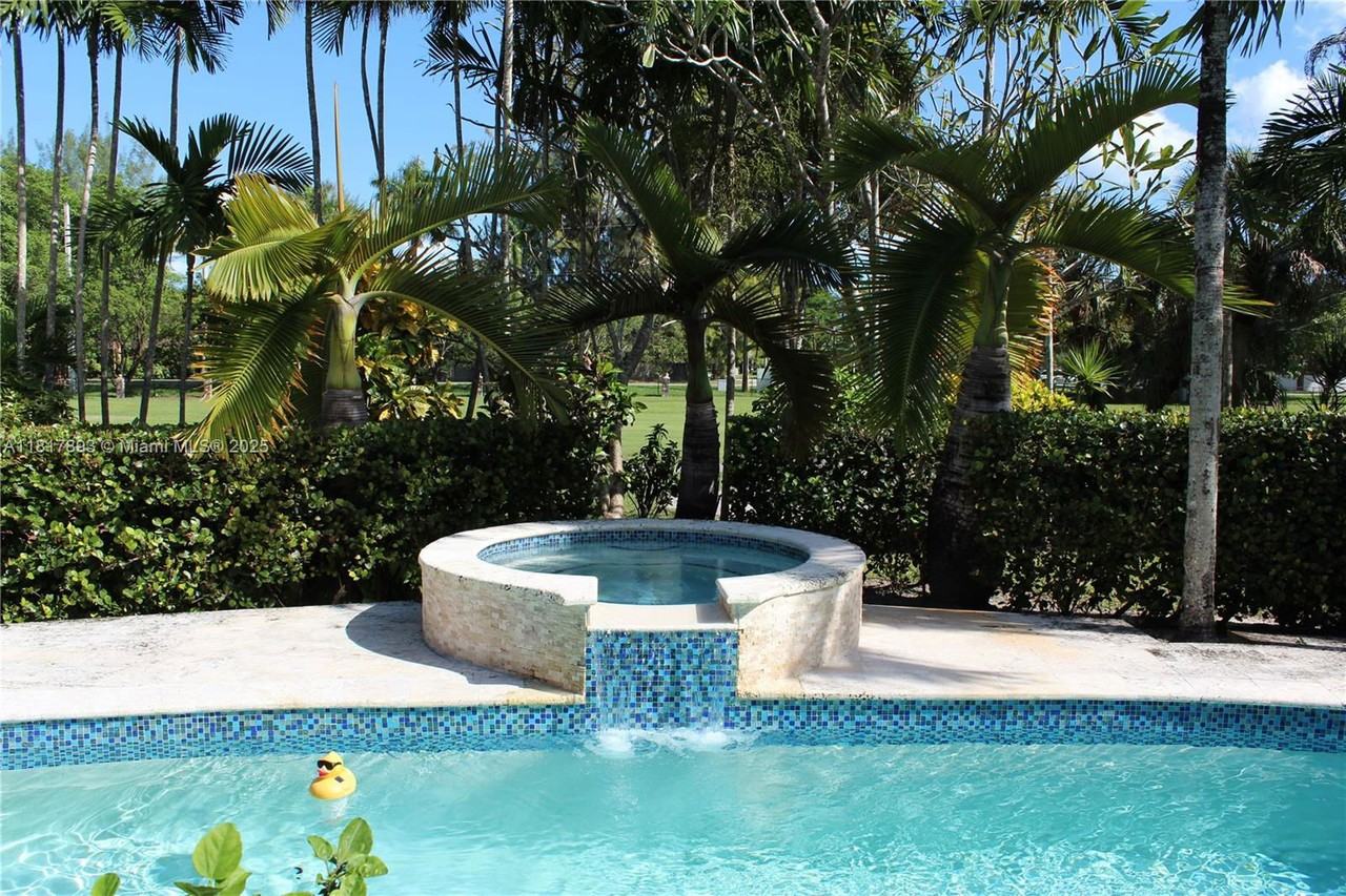 9940 Sw 97th Ct - Photo 2 of 8