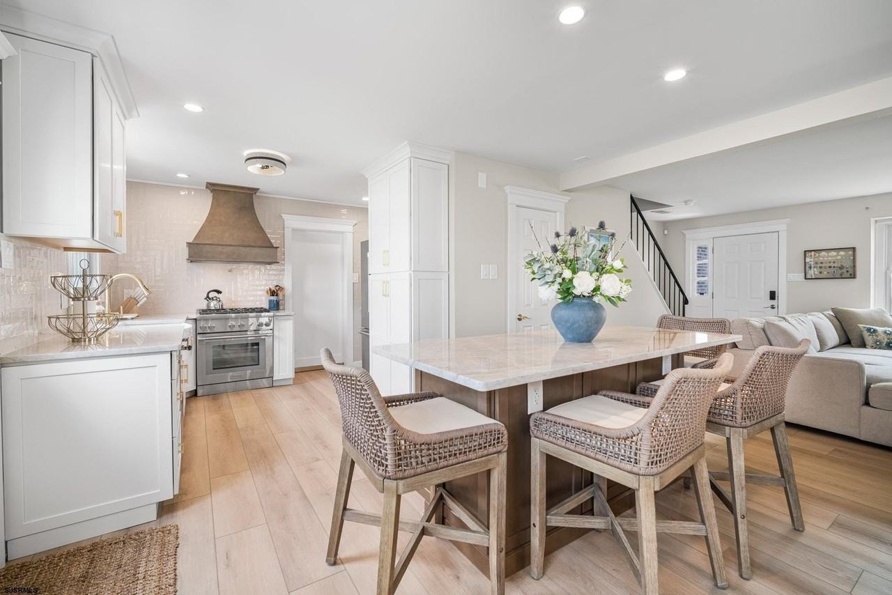 5217 Sea Spray Rd - Photo 7 of 35