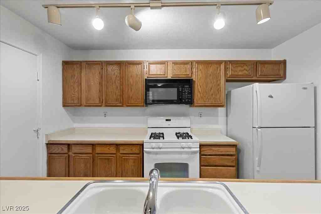 2623 S Durango Dr #102 - Photo 4 of 30
