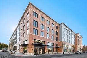 featured image of 52 Taylor Pl Apt 522 #522