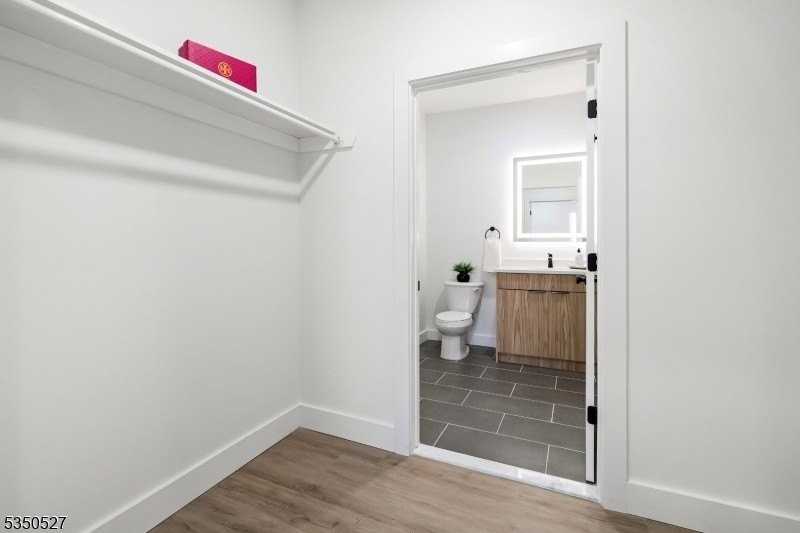 310 W Jersey St #404 - Photo 3 of 14