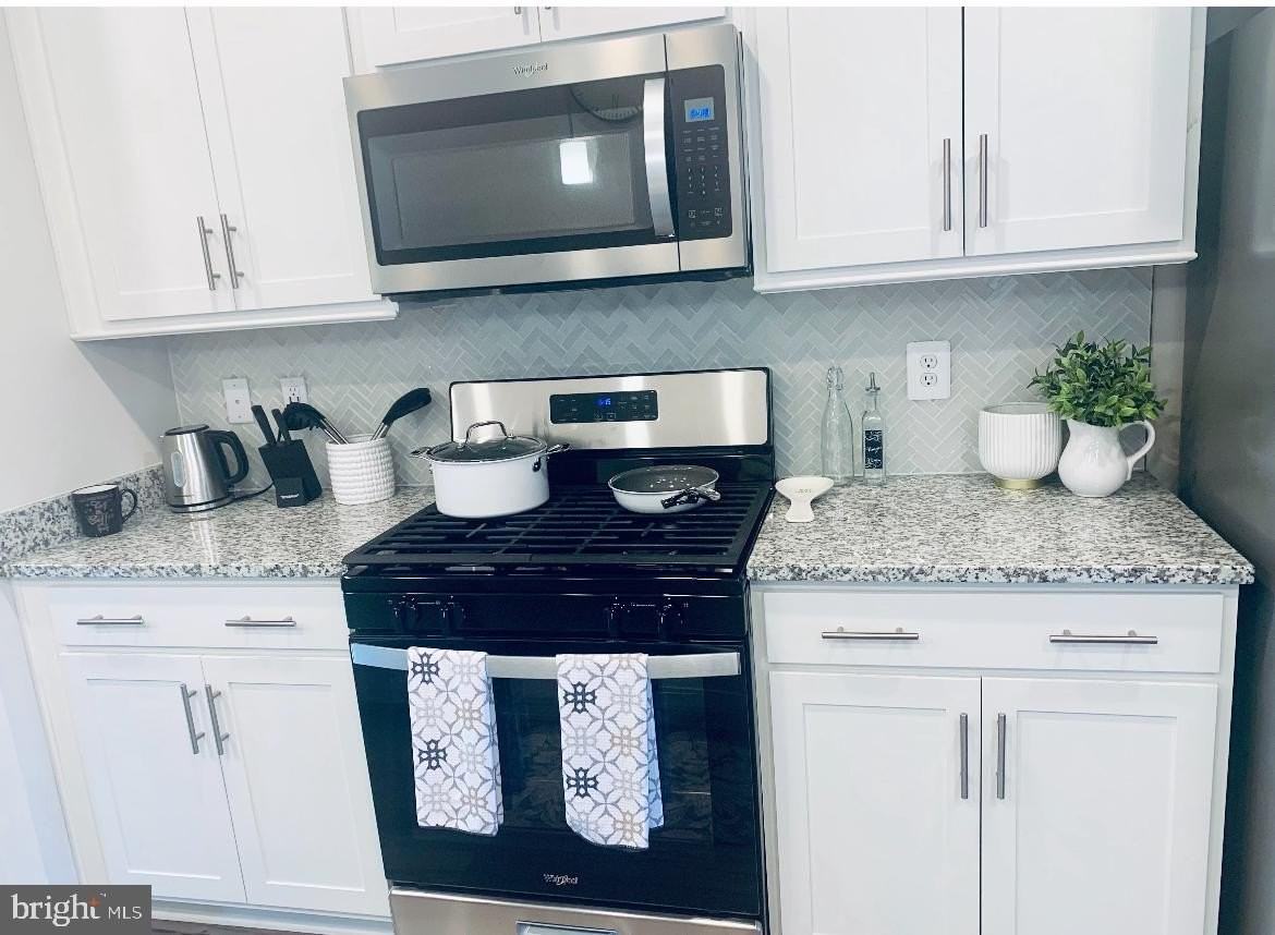 2729 Lanham Hill Cir - Photo 4 of 13