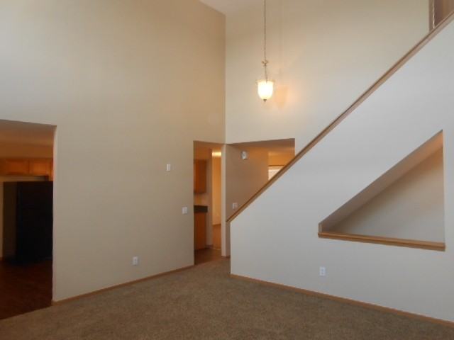 470 Poppy Ln - Photo 2 of 22