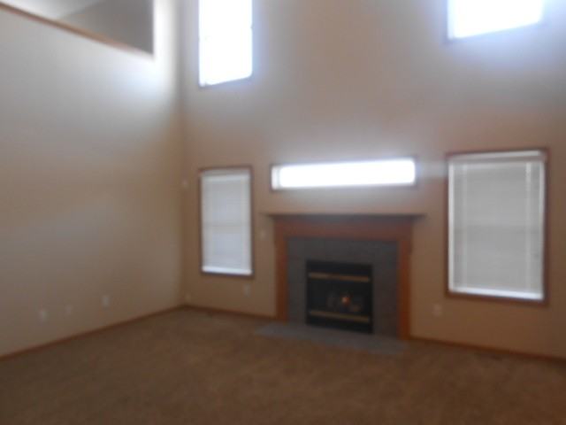 470 Poppy Ln - Photo 3 of 22