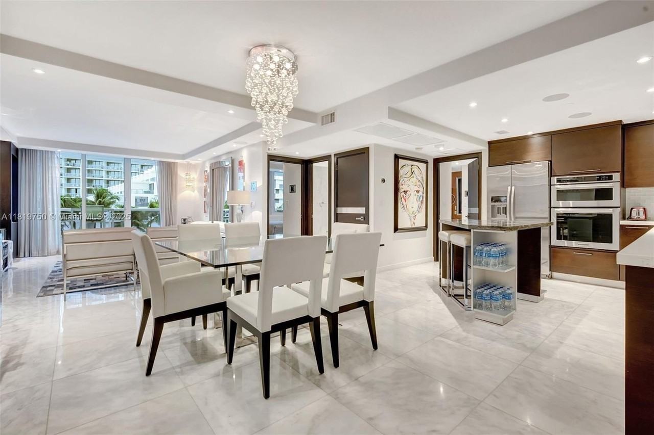 2301 Collins Ave #307 - Photo 3 of 17