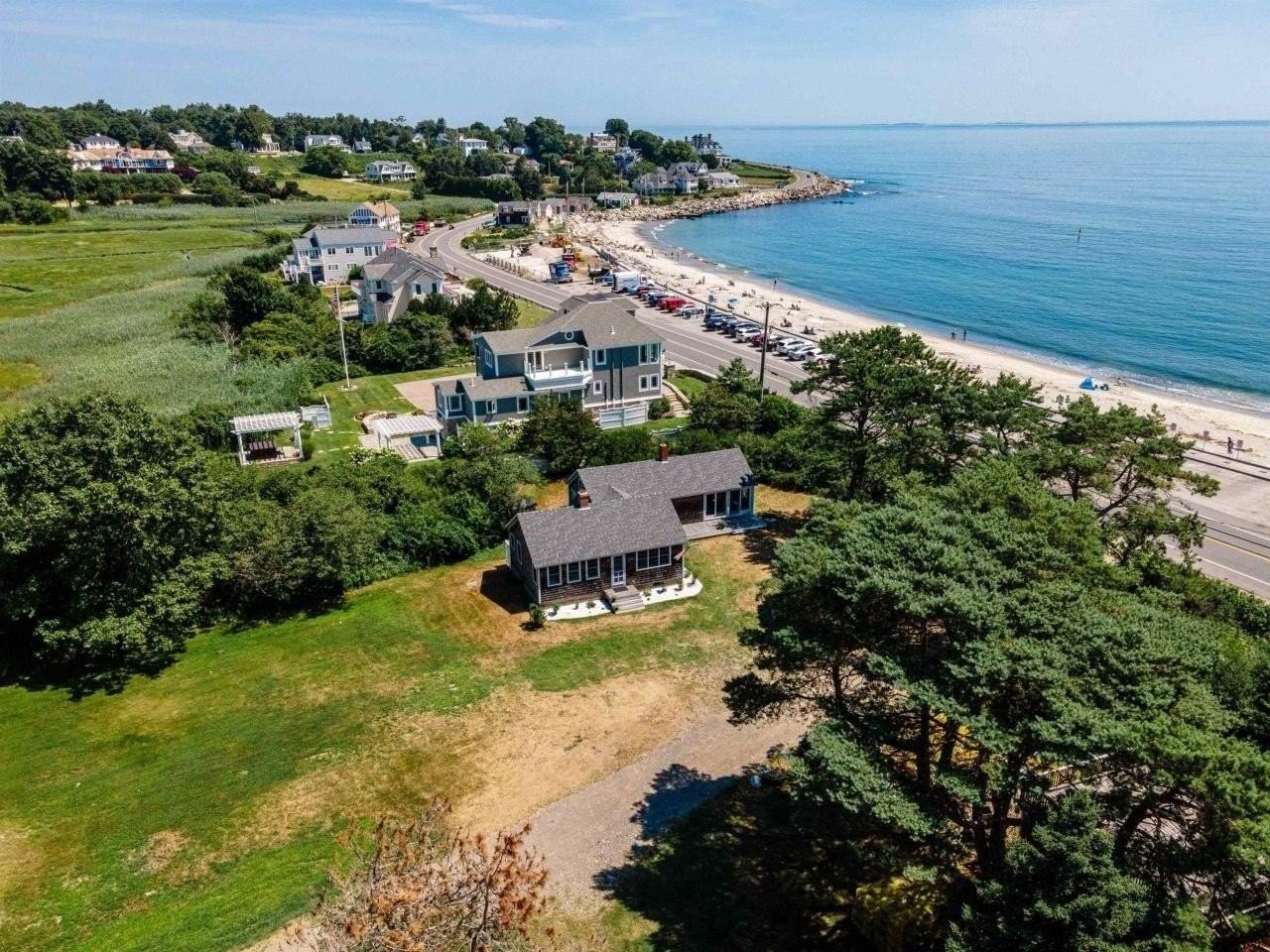 20 Ocean Blvd - Photo 2 of 37