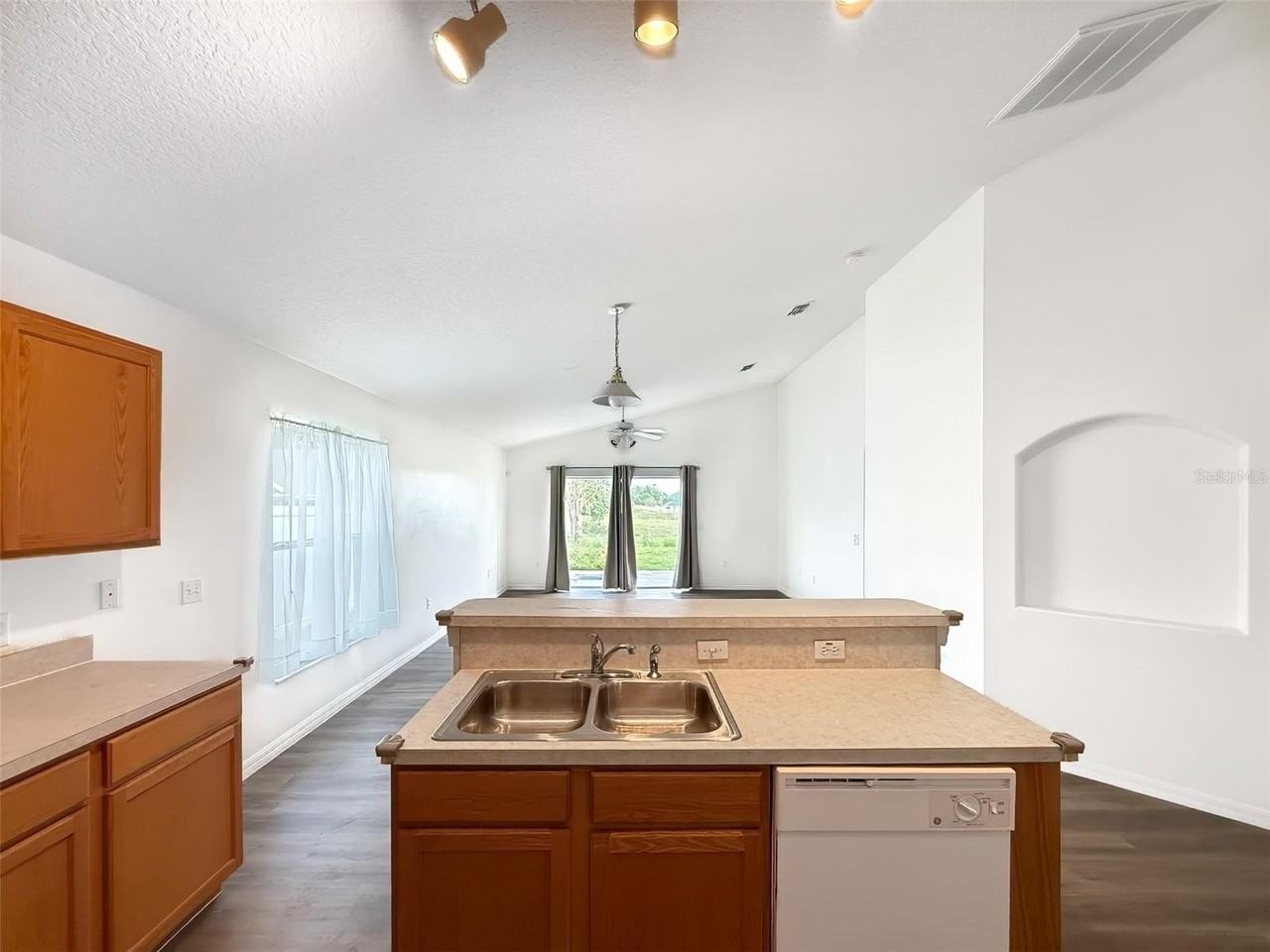 129 Garberia Drive - Photo 5 of 16