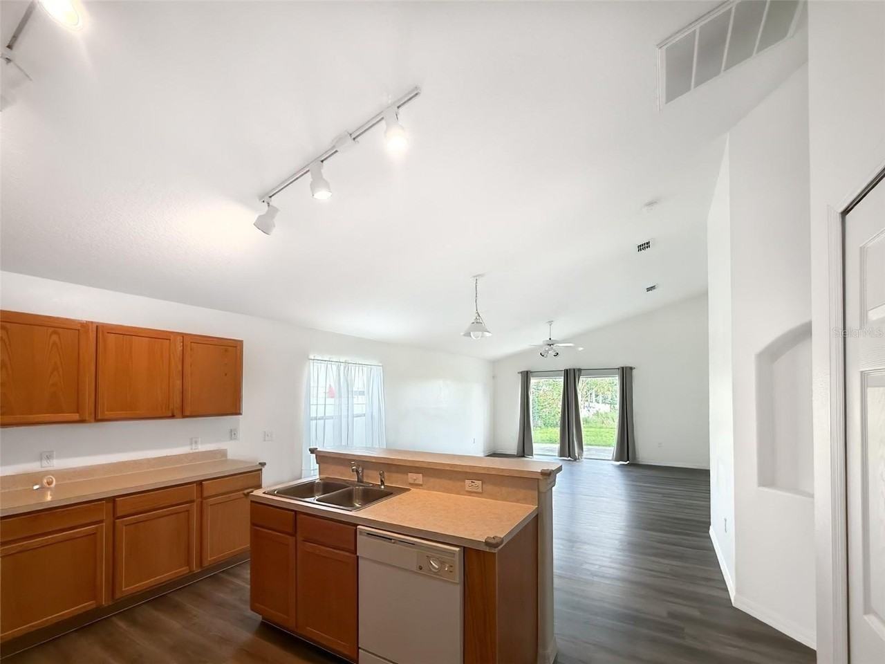 129 Garberia Drive - Photo 6 of 16