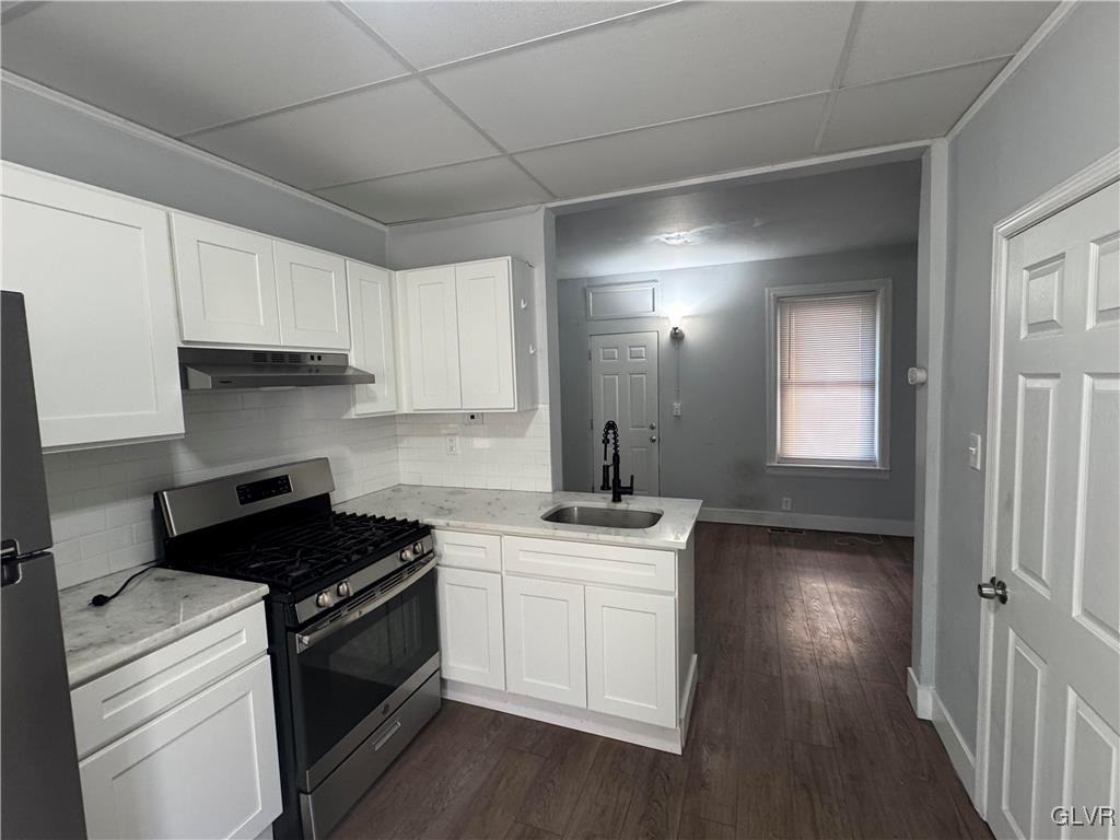 232 N Nagle St - Photo 3 of 12