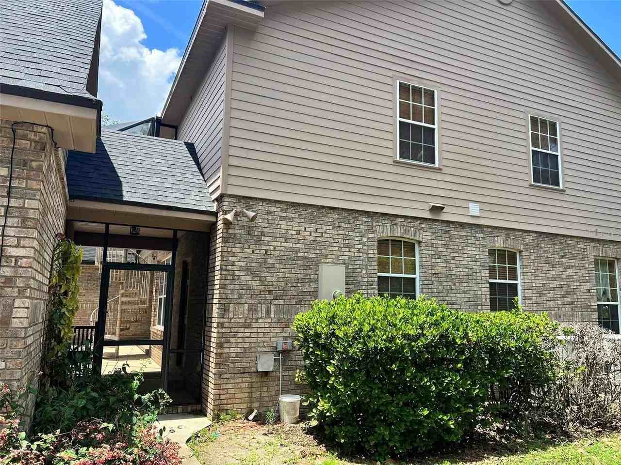 4440 Se 17th St - Photo 3 of 10