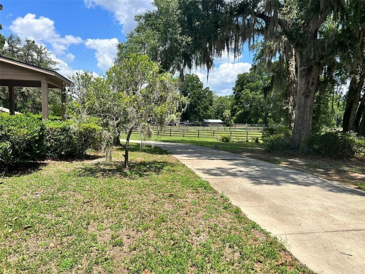 4440 Se 17th St - Photo 5 of 10