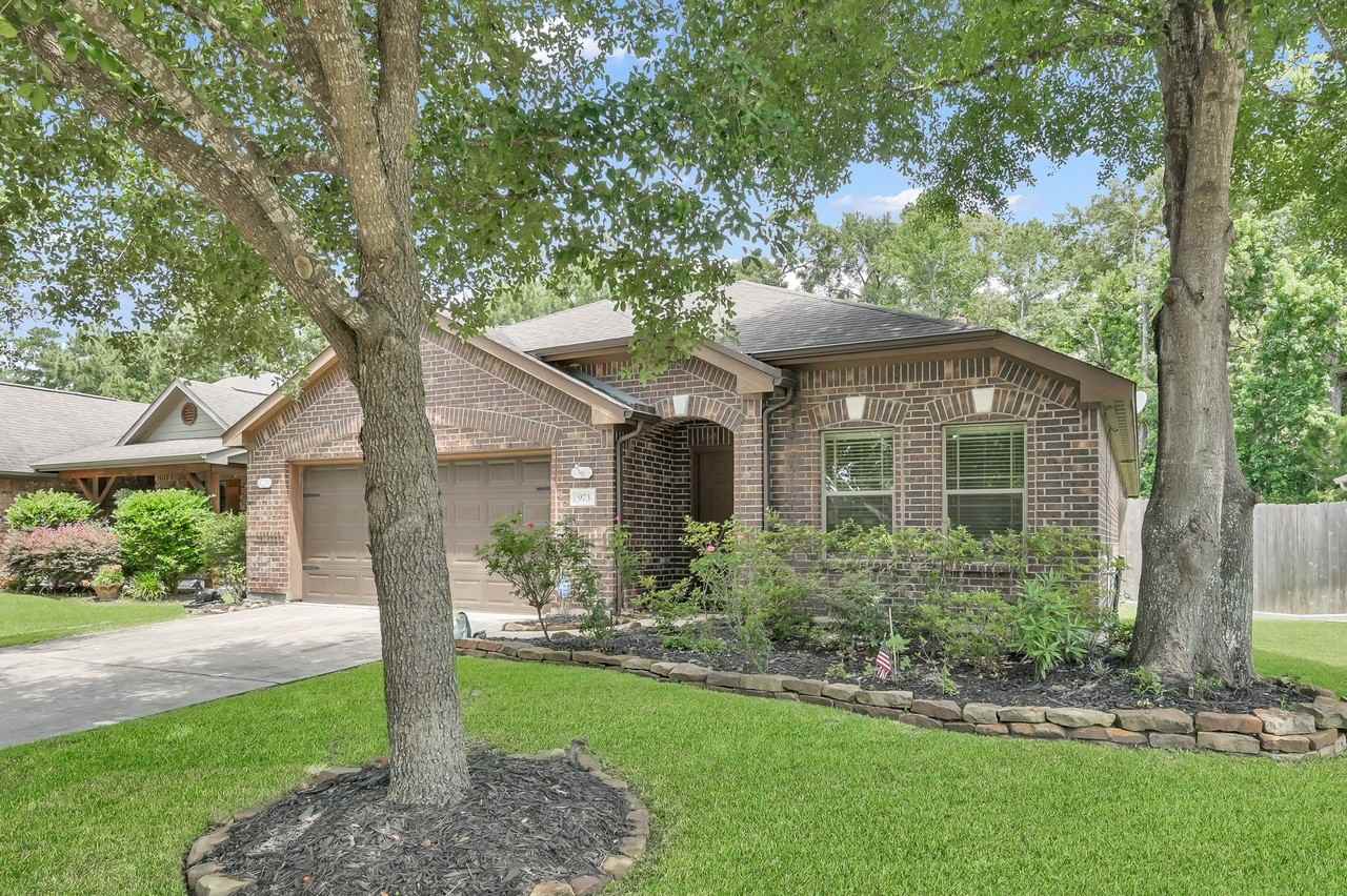 973 Doire Dr - Photo 2 of 39