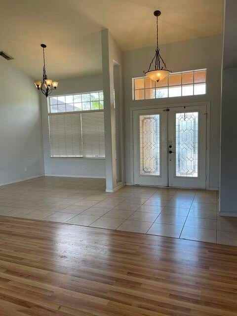 2202 Sw Crocus Ln - Photo 3 of 25