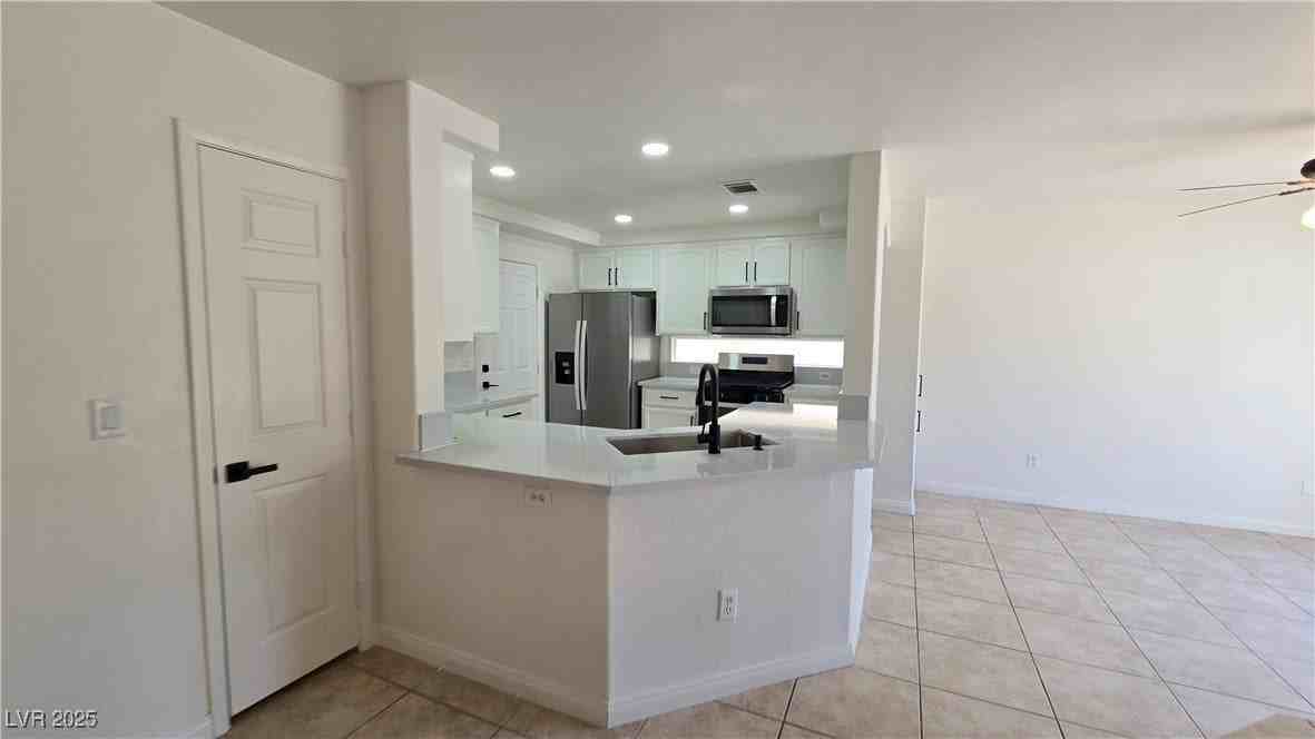 9791 Sonora Bend Avenue - Photo 5 of 35