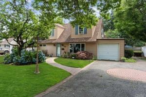featured image of 341 Pin Oak Ln