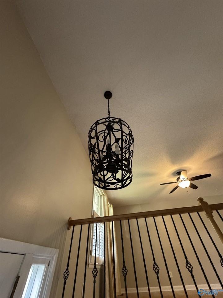 516 Valley View Terrace Southeast - Photo 3 of 18