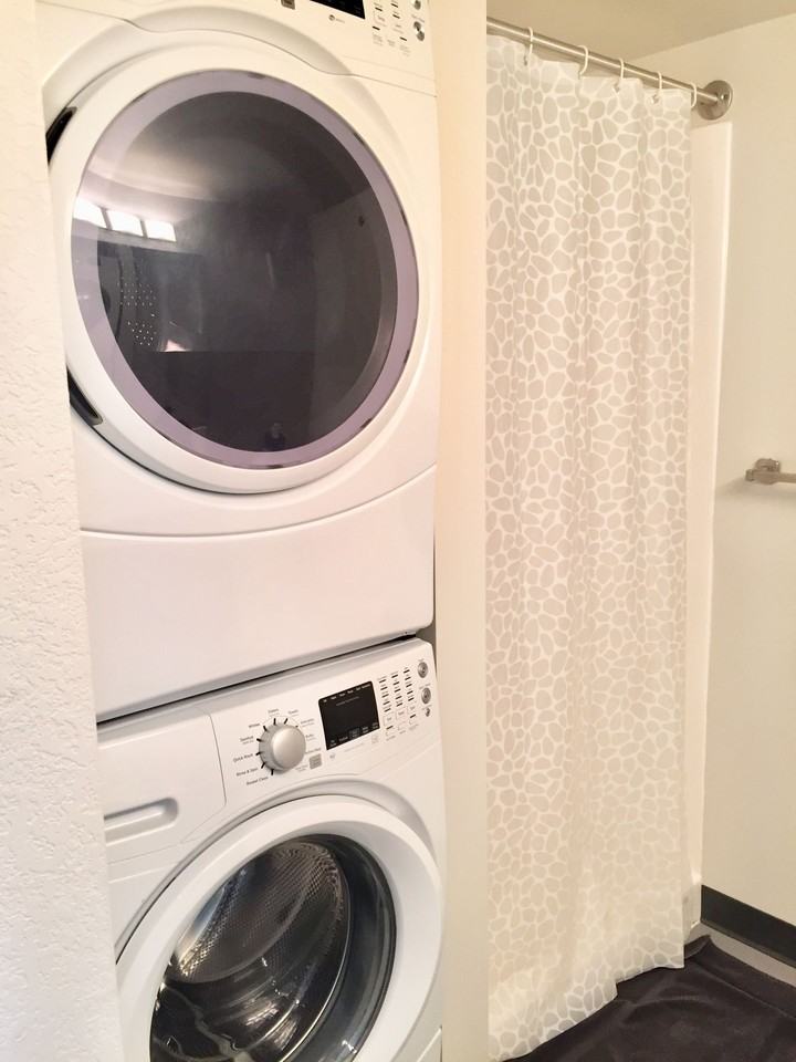 APT ON ESSEX - Photo 7 of 28