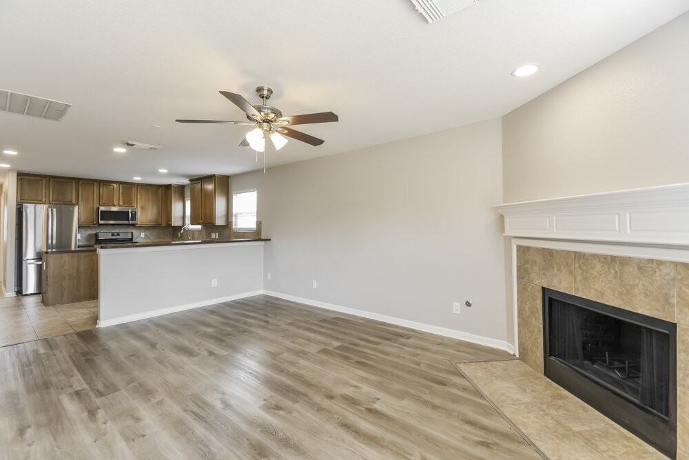 4703 Montclair Hill Ln - Photo 5 of 17