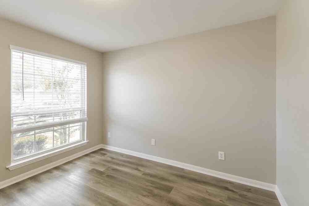 4703 Montclair Hill Ln - Photo 6 of 17