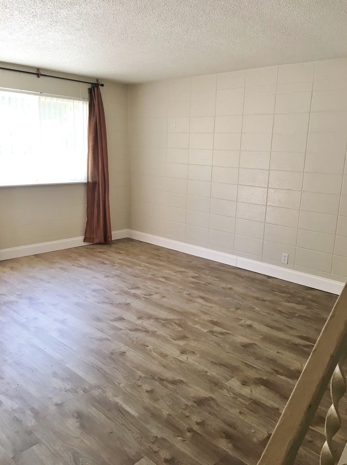 838 S Curtis Rd - Photo 3 of 13