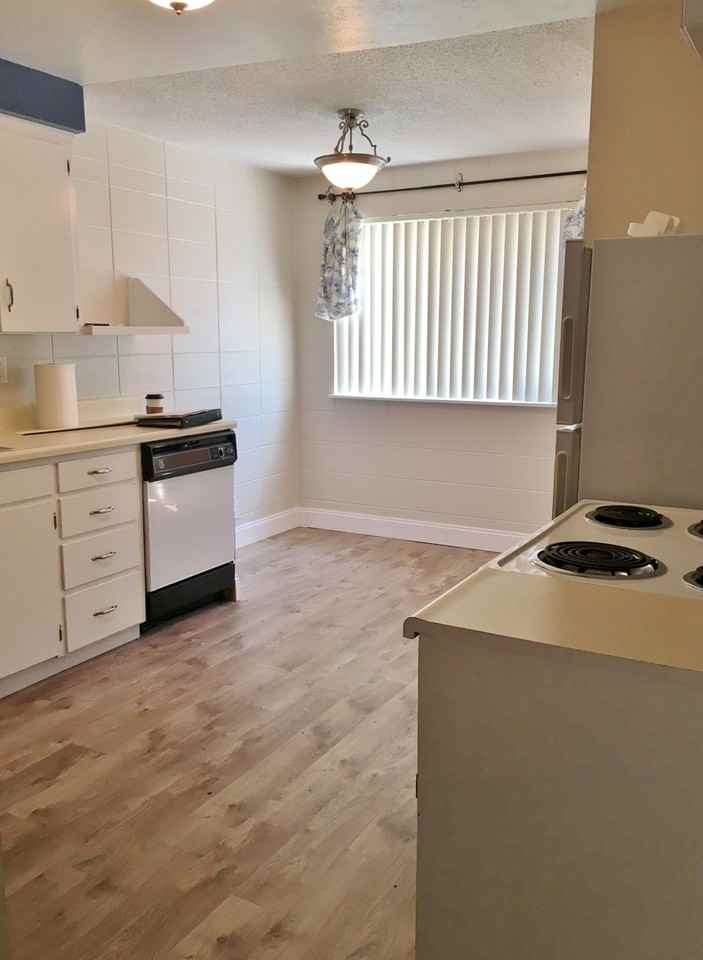 838 S Curtis Rd - Photo 6 of 13