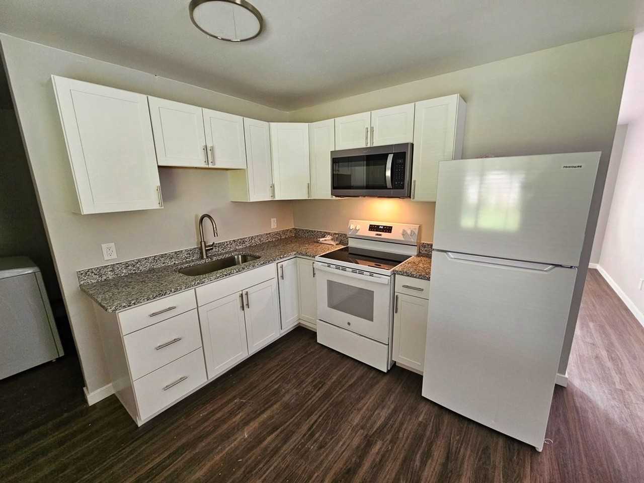 918 Dennison Ave - Photo 2 of 24