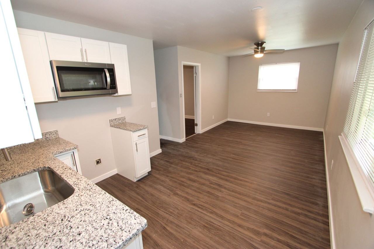 918 Dennison Ave - Photo 3 of 24