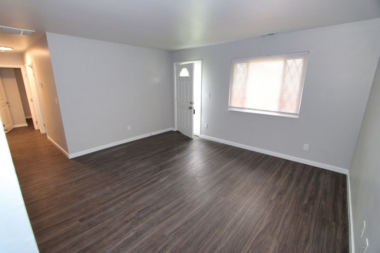 918 Dennison Ave - Photo 4 of 24