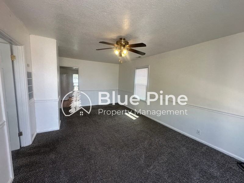 439 E Wyeth St - Photo 2 of 6