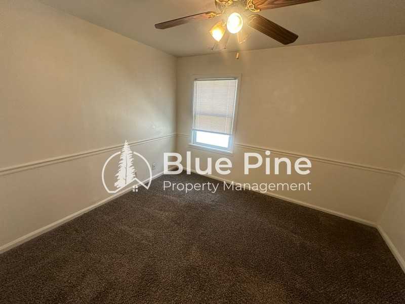 439 E Wyeth St - Photo 5 of 6