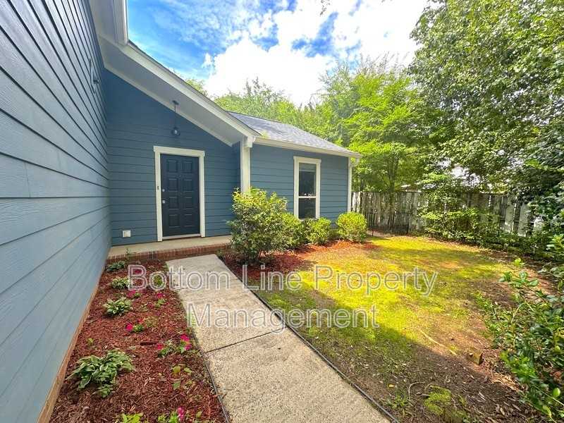 11824 Larkridge Ct - Photo 2 of 33