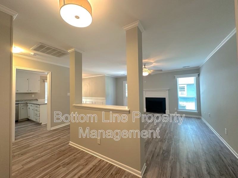 11824 Larkridge Ct - Photo 3 of 33